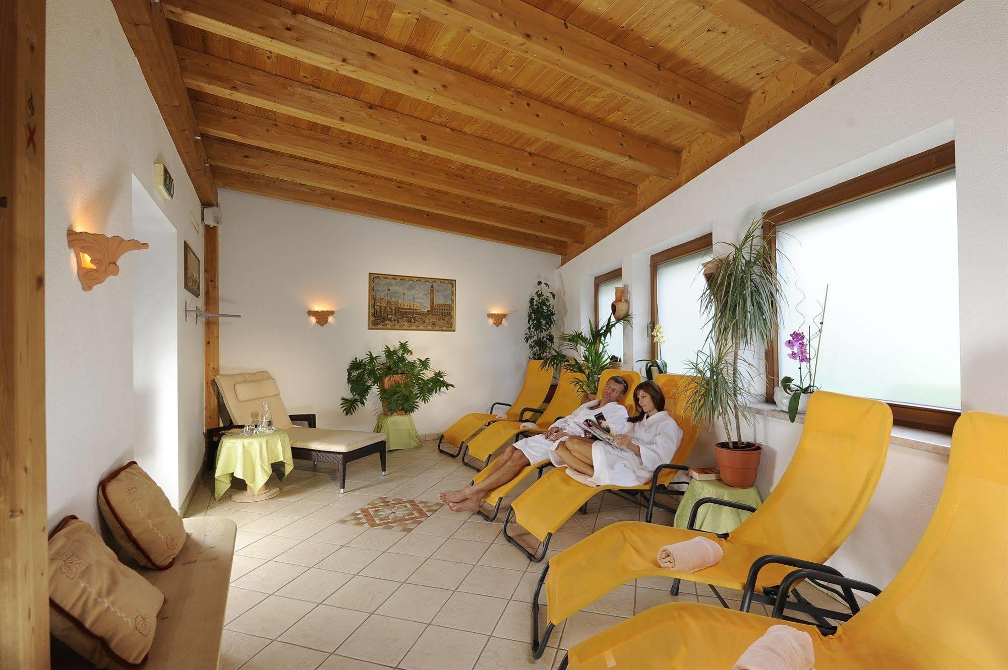 Hotel Alpina Superior Pettneu am Arlberg Eksteriør bilde