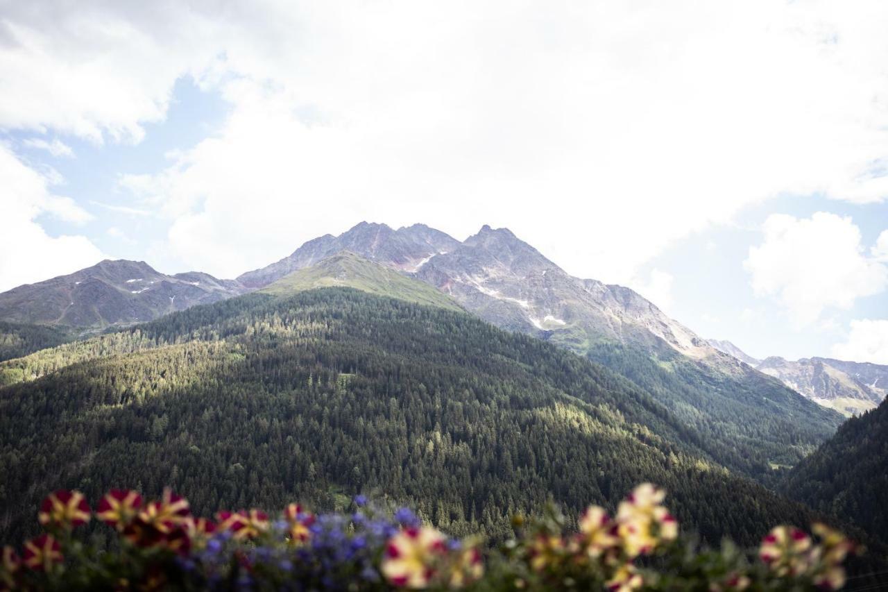 Hotel Alpina Superior Pettneu am Arlberg Eksteriør bilde